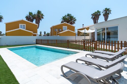 Villa Houses - Villa Alta Calidad con Piscina y Jardín. A 5 Minutos de la Playa