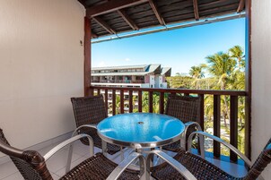 Standard Apartment | Lanai