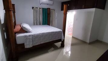 1 bedroom, in-room safe, iron/ironing board, WiFi