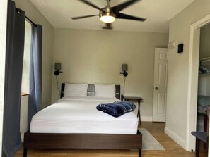 1 habitación, tabla de planchar con plancha, wifi y ropa de cama 