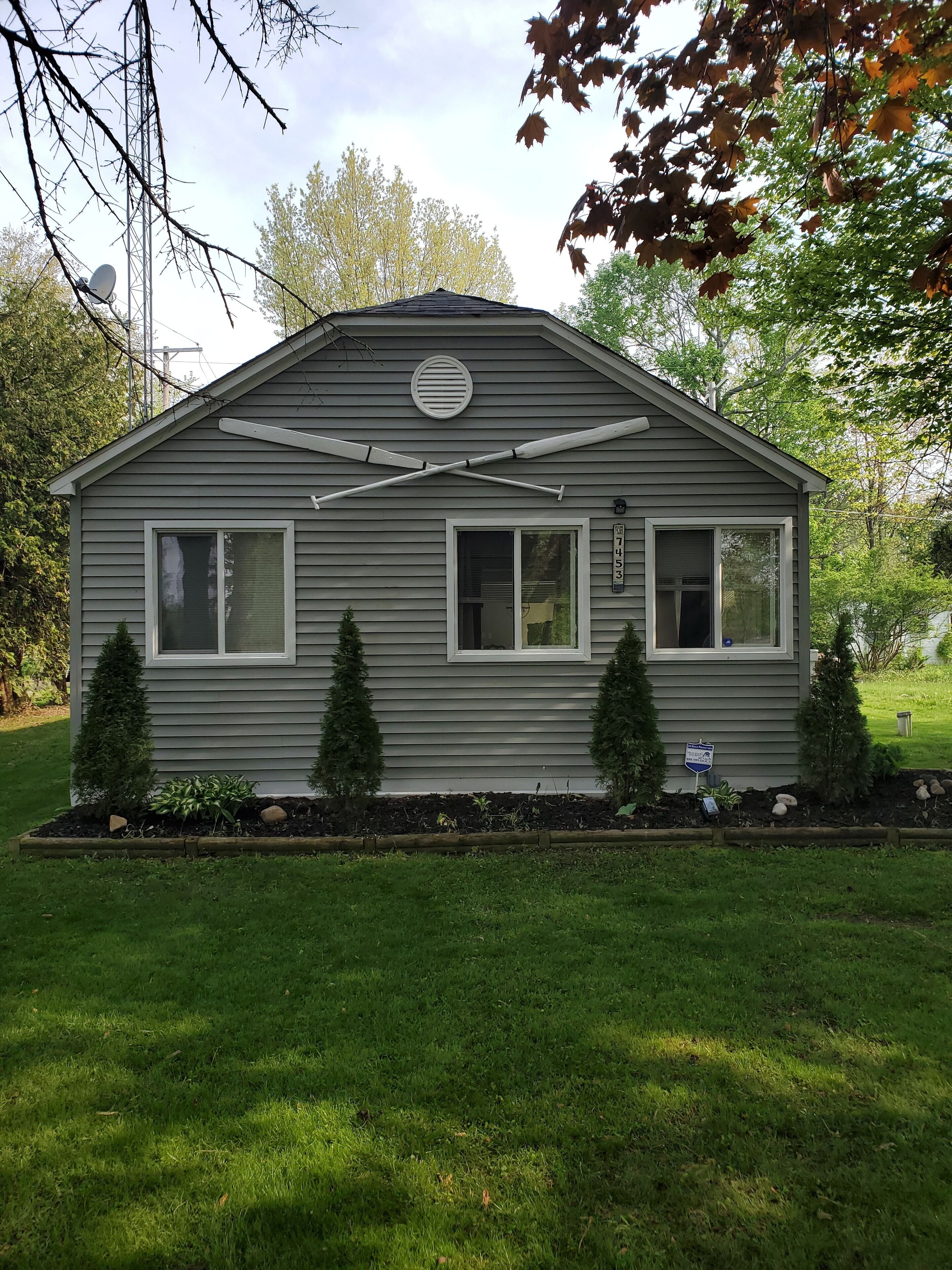 800 ft from Lake Huron access