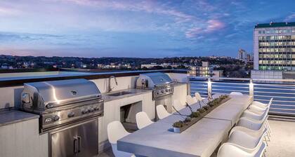 1BD/Austin - Rooftop Pool & Firepit, BBQ!