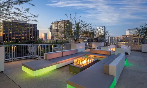 1BD/Austin - Rooftop Pool & Firepit, BBQ!