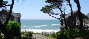 Cozy 1 Level 2 BR Cottage | Hot Tub | King Bed!