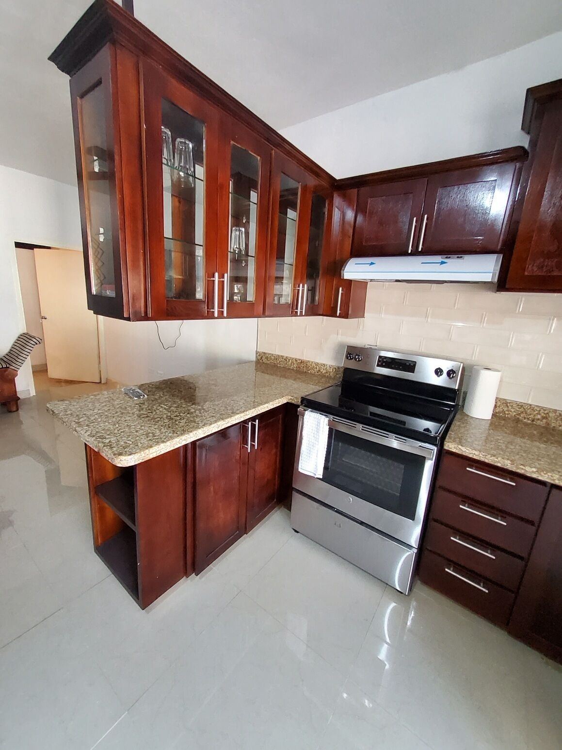 Kylskåp, mikrovågsugn, ugn och spishäll