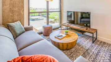 Traditional Studio (Self Check-in with Virtual Front Desk) | Living area | 43-inch Smart TV with digital channels, TV, streaming services
