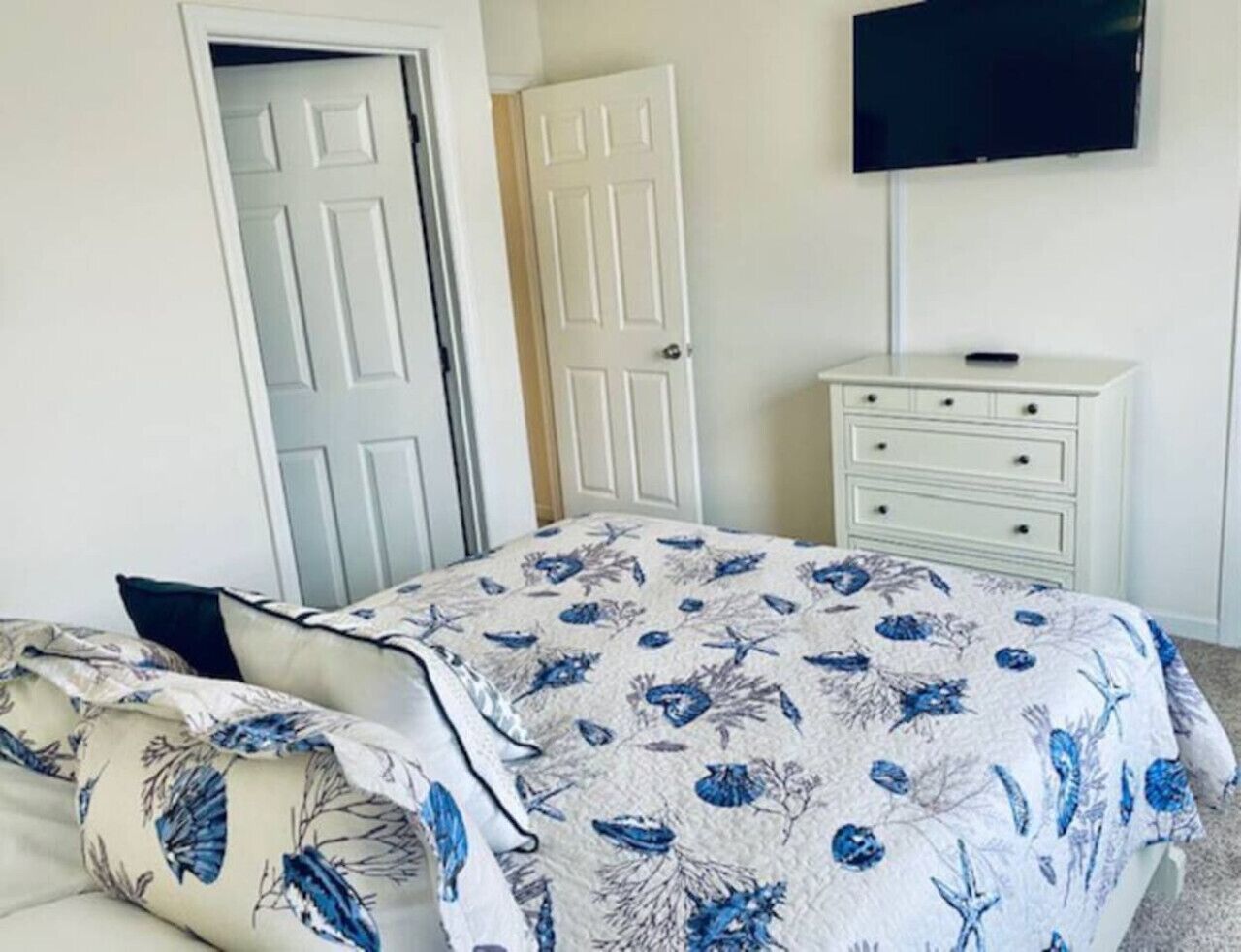 2 Schlafzimmer, Schreibtisch, Bügeleisen/Bügelbrett, kostenloses WLAN