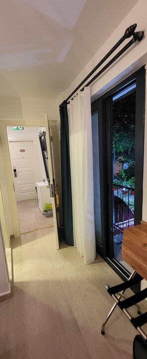 Premium bedding, Tempur-Pedic beds, minibar, in-room safe - Picasso Suites Cesme (Cesme)