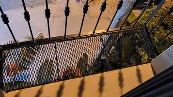 Ropa de cama de alta calidad, colchones Tempur-Pedic y minibar