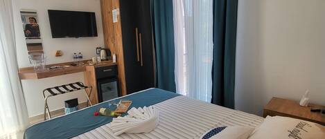 Habitación | Ropa de cama de alta calidad, camas Tempur-Pedic y minibar