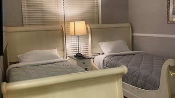 3 Schlafzimmer, Schreibtisch, BĂŒgeleisen/BĂŒgelbrett, kostenloses WLAN