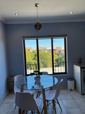 Dining - Relaxing SMART home, in a secure estate, close to Mall of Africa (Midrand)