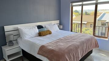 1 bedroom, desk, iron/ironing board, free WiFi