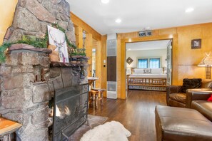 1 habitación, tabla de planchar con plancha, wifi gratis y ropa de cama 