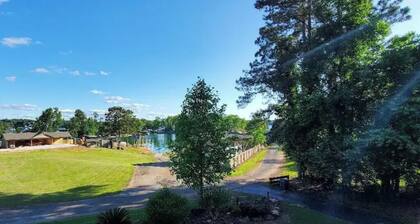 Lake Martin Water View Studio Apt. Public Boat Ramp .06 miles from apartment.