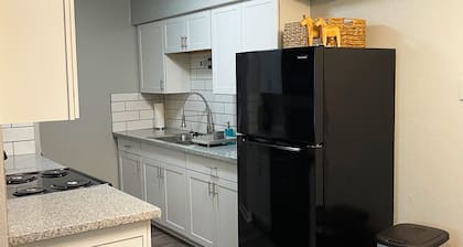 The Ingrid - Entire 2 Bedroom Apt in Quilt Town, USA