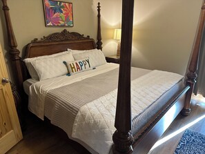 3 bedrooms, desk, iron/ironing board, travel crib