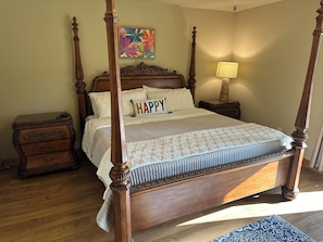 3 bedrooms, desk, iron/ironing board, travel crib