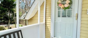 The Little Hayloft - Clean & Bright One Bedroom Loft in Honesdale, PA