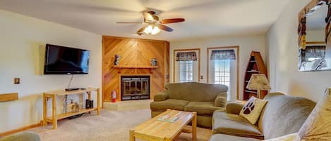 Smart TV, fireplace