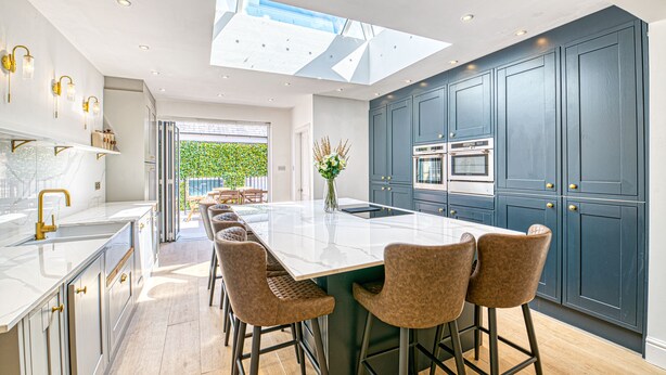 Maison Exclusive | Cuisine privée | Grand réfrigérateur, micro-ondes, four, lave-vaisselle