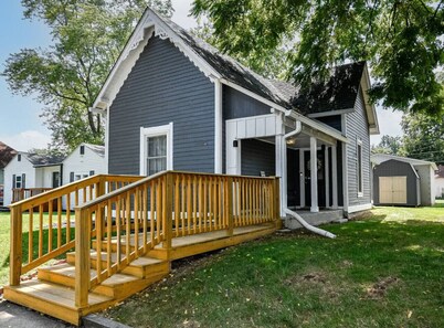 Noblesville Getaway | Cozy, Central & Relaxing