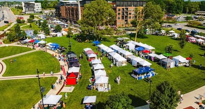 Noblesville Getaway | Cozy, Central & Relaxing