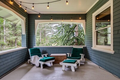 Private Beach Estate 6B, Group Friendly