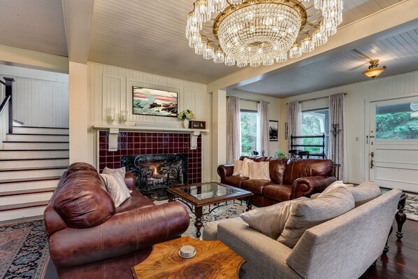 TV, fireplace, DVD player, stereo