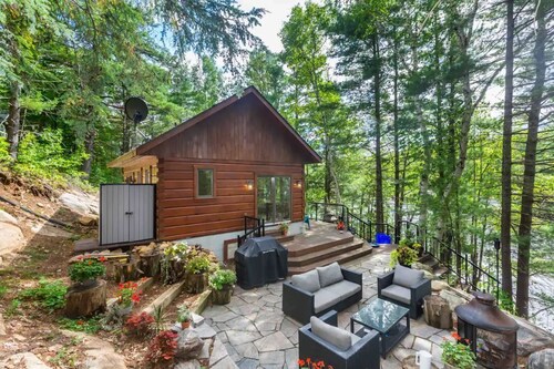 Privacy in the Pines with Hot Tub