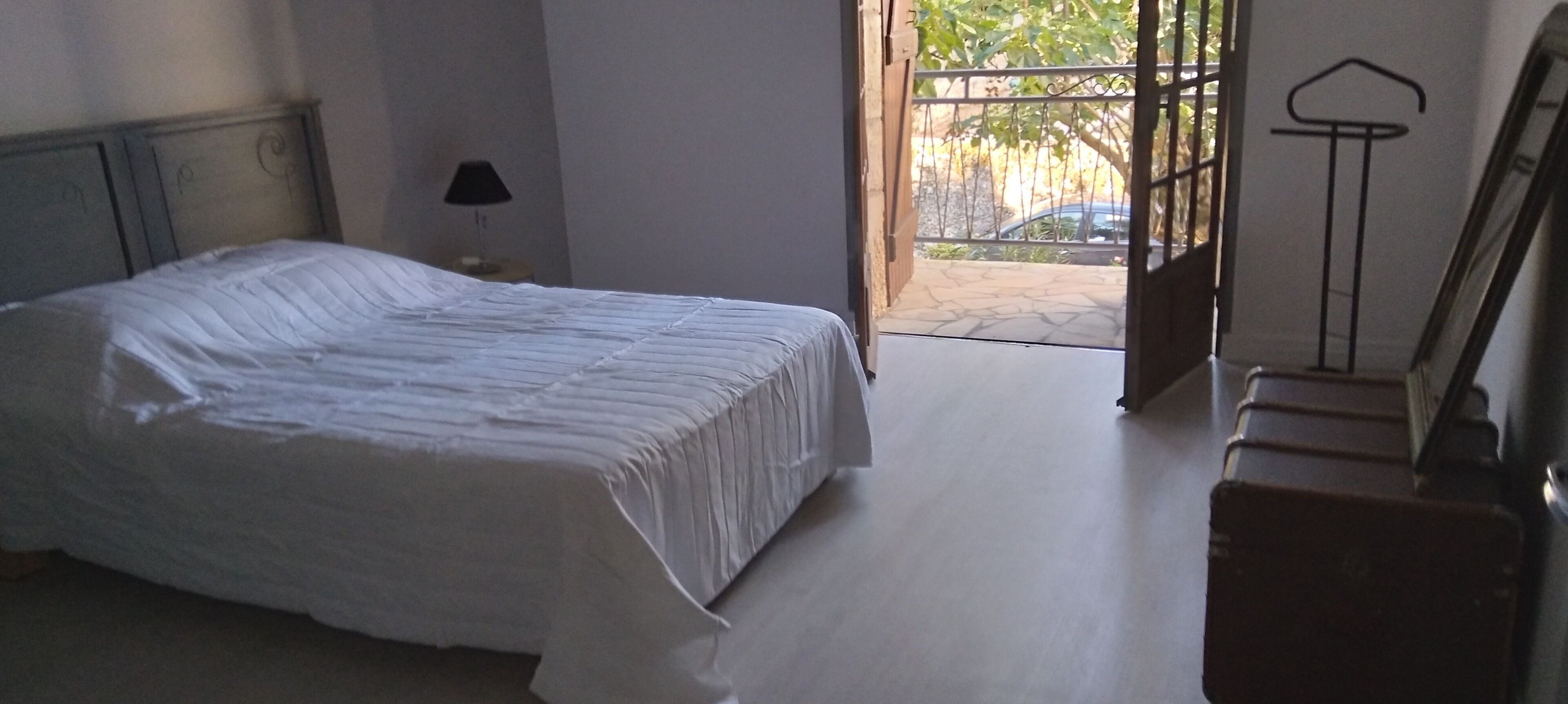 4 habitaciones, tabla de planchar con plancha y wifi gratis 