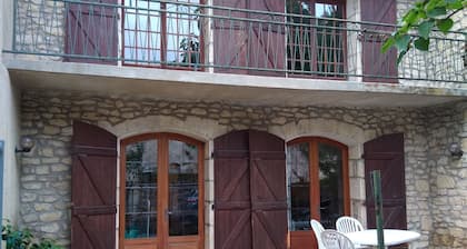 Maison Rénovée Dans Village Gersois