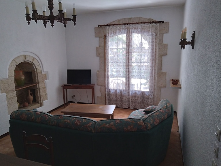 Gîte De Vacances 2 à 8 Pers. Maison Rénovée Dans Village Gersois - Gers