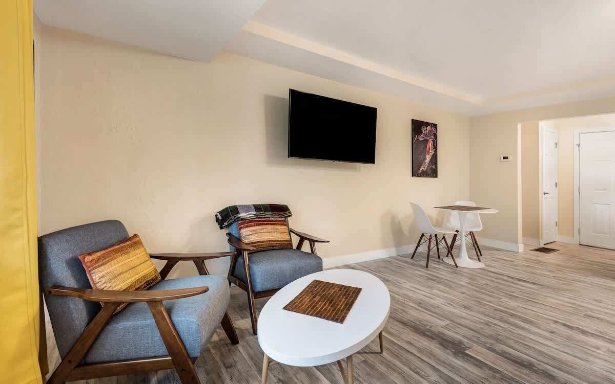 Pet Friendly Cottage On The River Near Downtown! - Bend