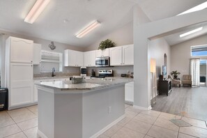 Fridge, microwave, oven, stovetop - Secluded Oasis - A+ Location, Game Room, Pool (Kissimmee)