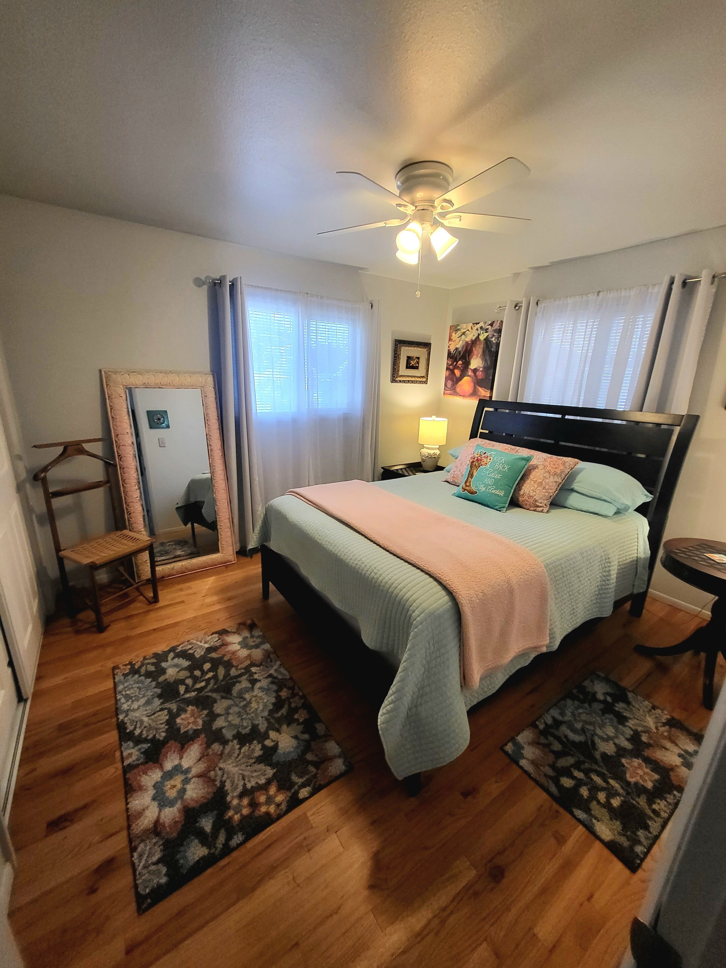 2 bedrooms, desk, iron/ironing board, free WiFi