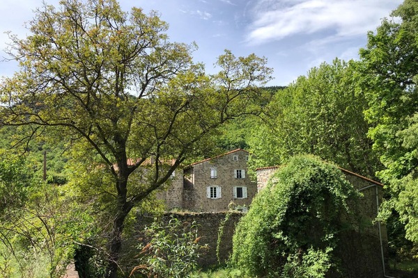 Vue sur le mas de la forge