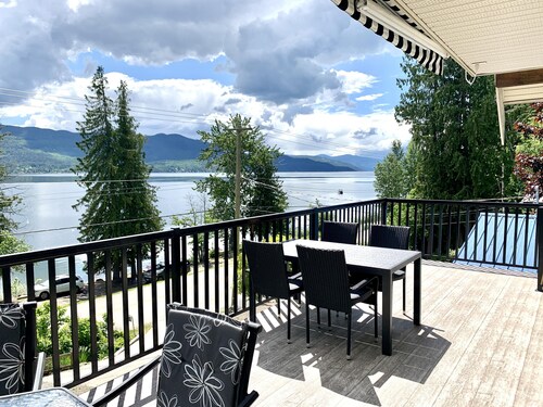 Dancing Waters Lakehouse - Semi Waterfront - Shuswap Vacations and Sledding Accommodation