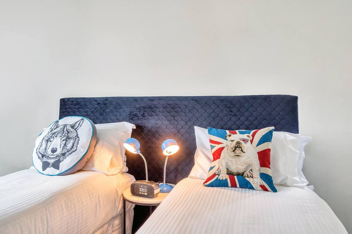 Premium Twin Room (With free secure parking) | Minibar, desk, soundproofing, iron/ironing board (on request)