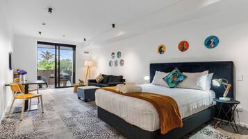1 bedroom, minibar, desk, soundproofing