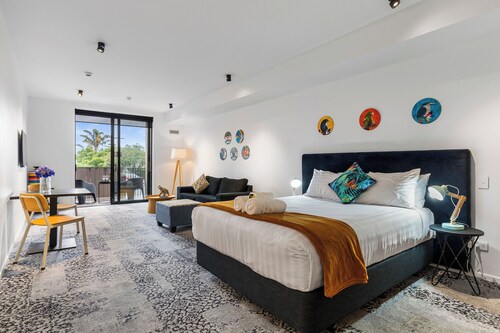 Roomie Apartment Hotel