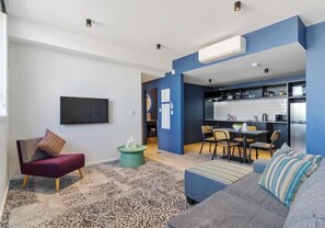 Roomie Two Bedroom Apartment (With free secure parking) | 1 bedroom, minibar, desk, soundproofing