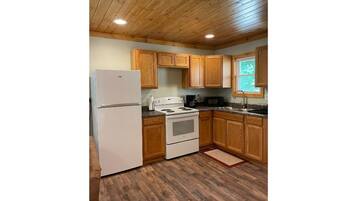 KylskÄp, mikrovÄgsugn, ugn och spishÀll