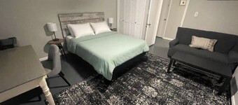 Private Basement Room Pet Friendly Fenced Yard