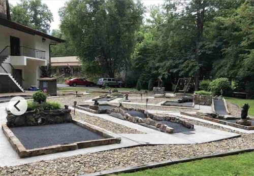 Cozy "glamper" tucked inside the Great Smoky Mountain National Park 