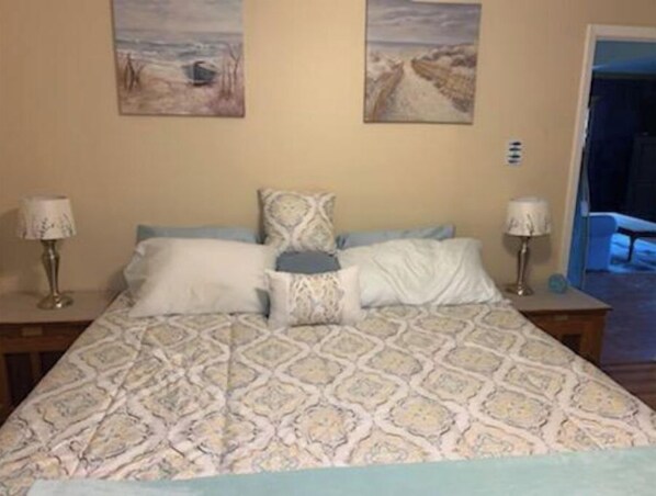 2 bedrooms, desk, iron/ironing board, travel cot