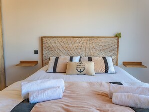 4 bedrooms, iron/ironing board, travel cot, WiFi - Villa Tinoeva Mare di Conca (Conca)