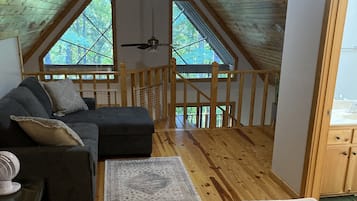 3 bedrooms, desk, free WiFi, bed sheets