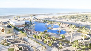 2 piscinas externas