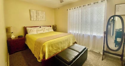 The Get-Away-Spot| Cozy & Spacious| Close to base